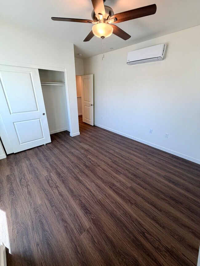Building Photo - Brand New 2 Bedroom 1 1/2 Bath Townhouse!!!  Move in Special!! $1000 off 1st Month's Rent!!