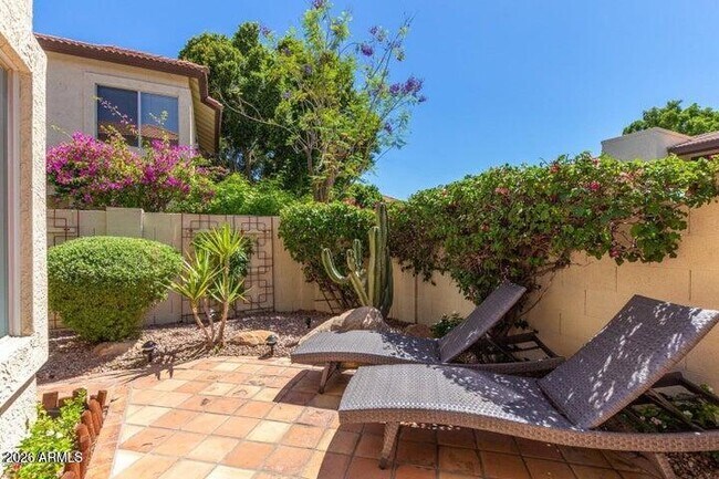 Building Photo - 8841 S 51st St