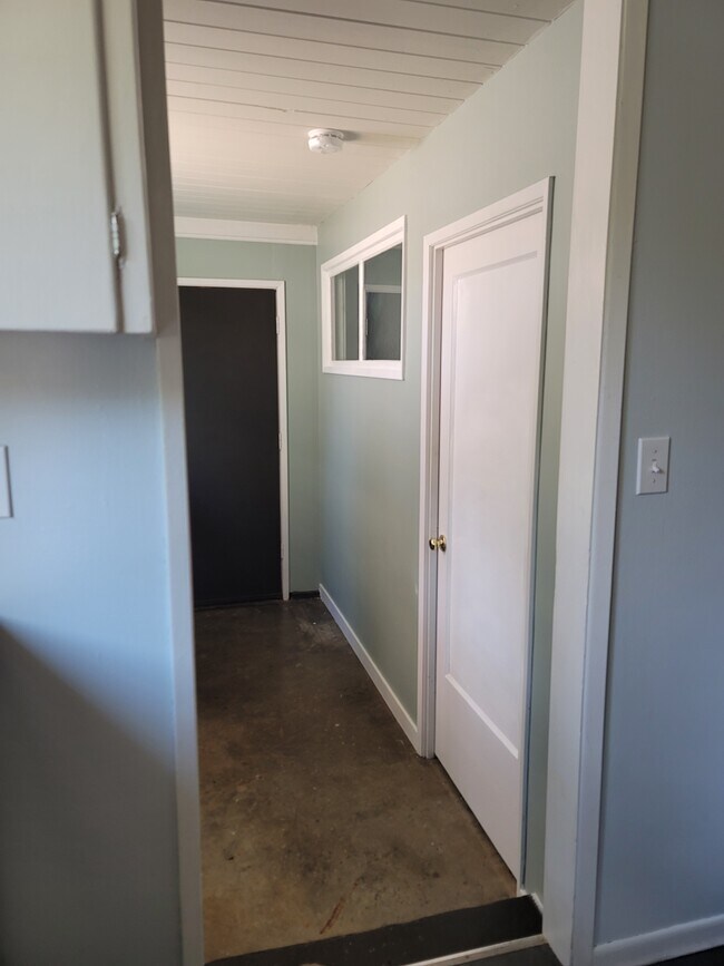 Building Photo - 1110 SE 113th Ave