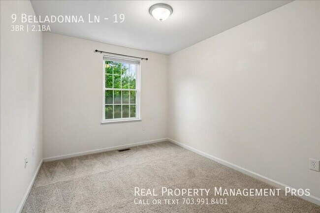 Building Photo - 9 Belladonna Ln