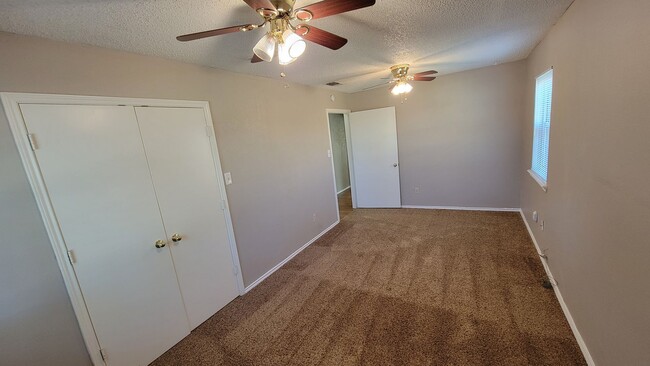 Building Photo - Awesome 3/2/1 with a carport in Wolfforth