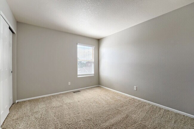 Building Photo - 15612 E 96th Way