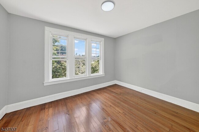 Building Photo - 86 Curie Ave