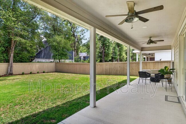 Building Photo - 1075 SW 66th Ter