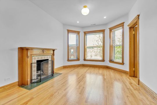 Building Photo - 1742 W Addison St