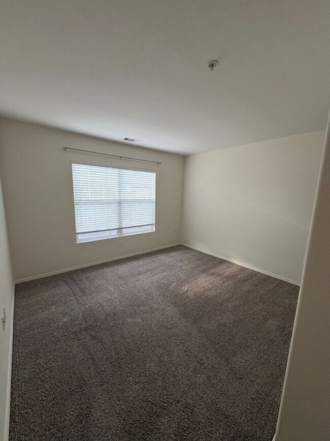 Building Photo - 9137 Arbol del Rosal Way