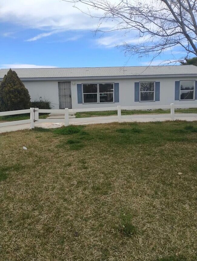 Building Photo - 21912 Cajalco Rd