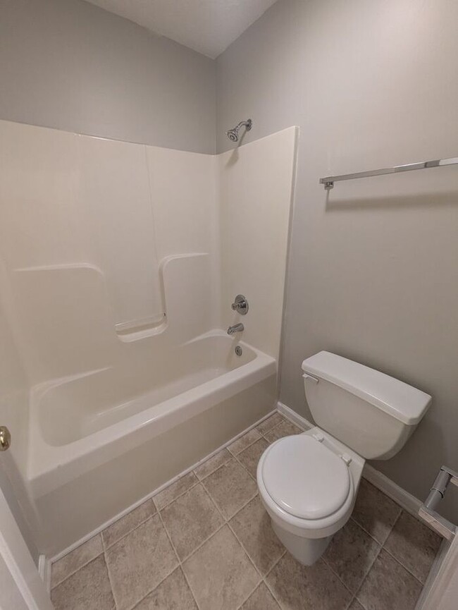 Building Photo - 2BD/2BA Unit at The Squires in Newton