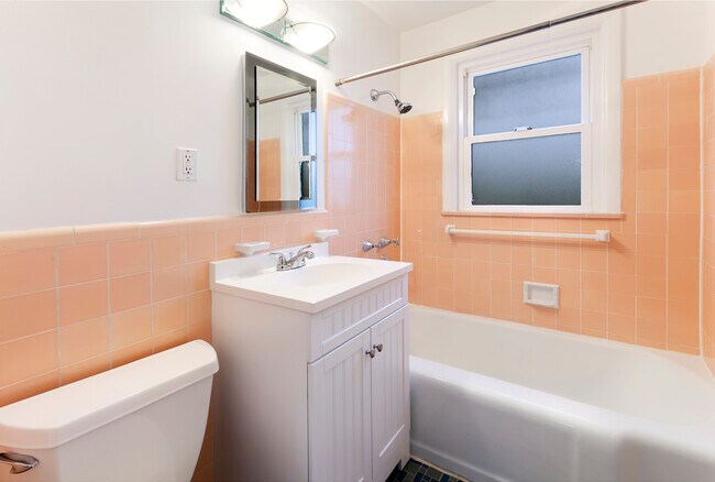 Building Photo - 455 Euclid Ave