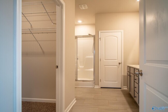 Building Photo - 26382 Jones Spg Dr