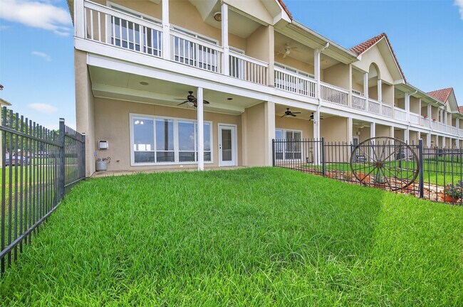 Building Photo - 16 Regency Point