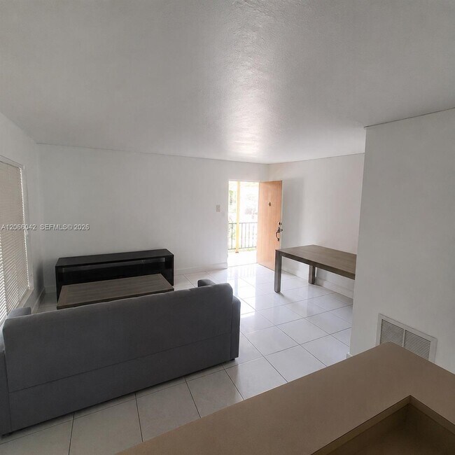Building Photo - 7151 Miami Lakes Dr
