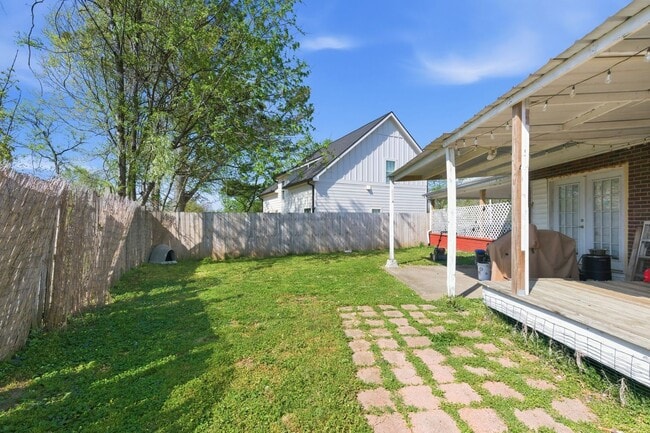 Building Photo - Charming 2b/1b Home in Old Hickory