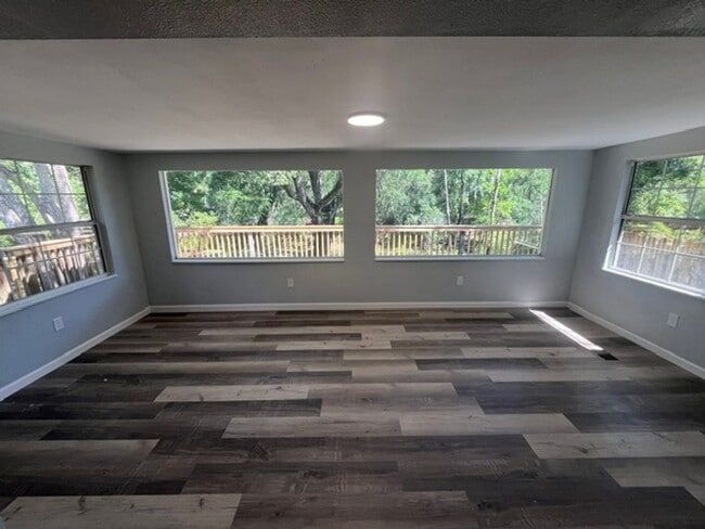 Building Photo - Stunning Riverfront 3BR/2BA Home on the Scenic Withlacoochee River!