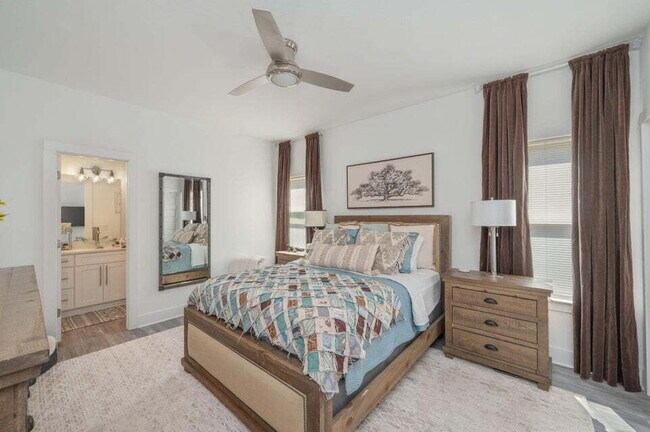 Building Photo - RENTAL 3/2 split floor plan move in ready!