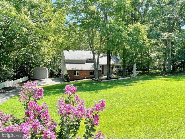 Building Photo - 22480 Sparrow Ct