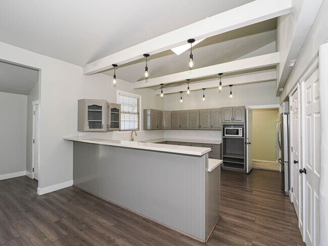 Building Photo - 408 E 775 N