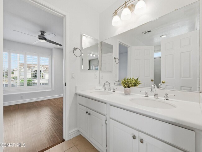 Building Photo - 1698 Ramona Dr