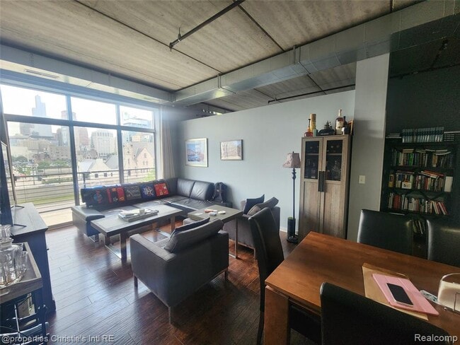 Building Photo - 66 Winder St