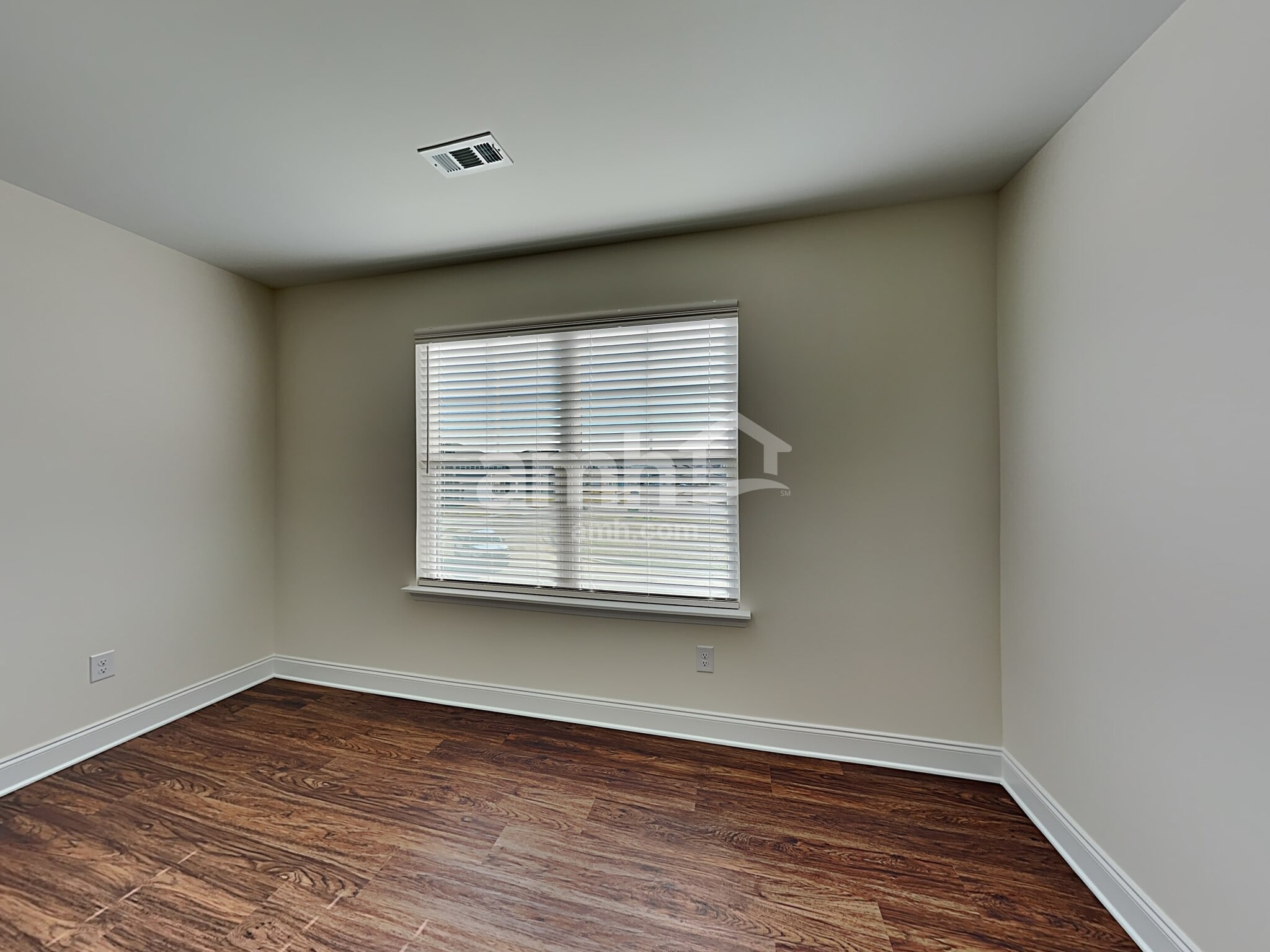 Building Photo - 2105 Overlake Cir