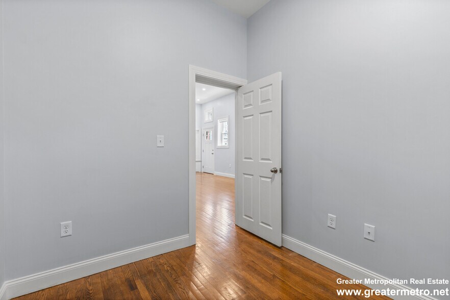 Building Photo - 109 Endicott St