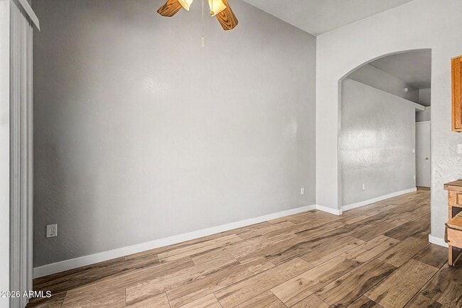 Building Photo - 905 E Potter Dr