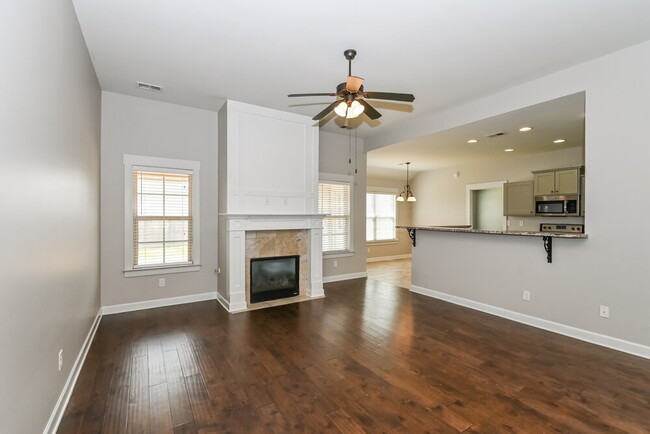 Building Photo - 2581 Woodcutter Dr