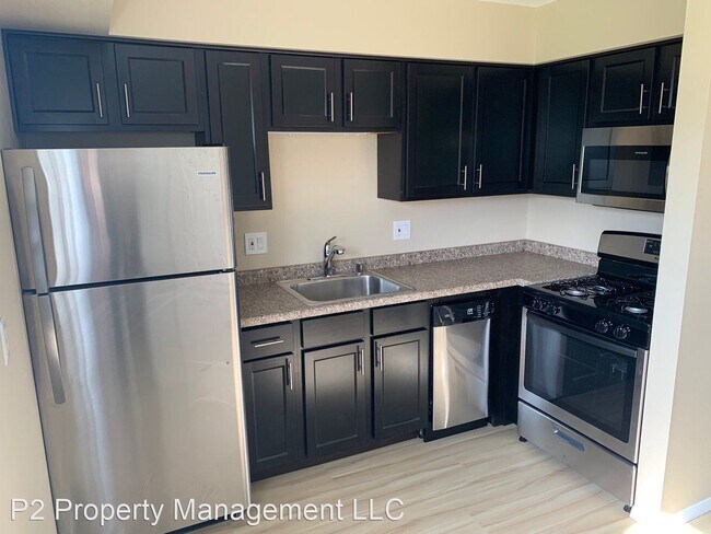 Building Photo - 1407 Parkway Dr