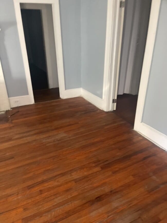 Building Photo - 3 Bedroom 1.5 Bathroom