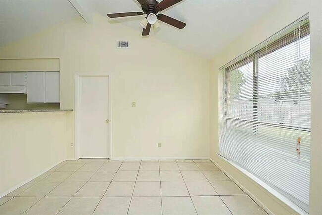 Building Photo - 10223 Gulfstream Ln