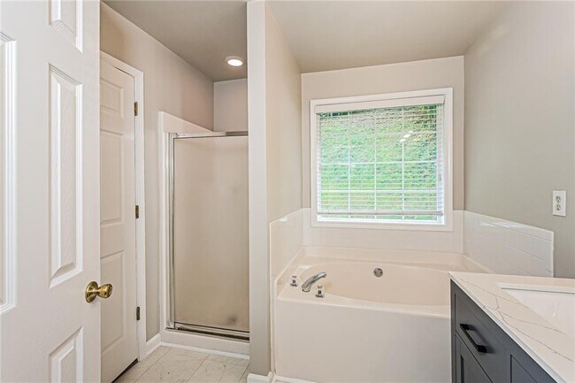Building Photo - 3013 Grace Ct