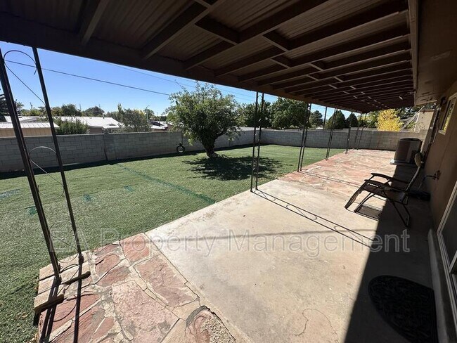 Building Photo - 3232 Louraine Cir