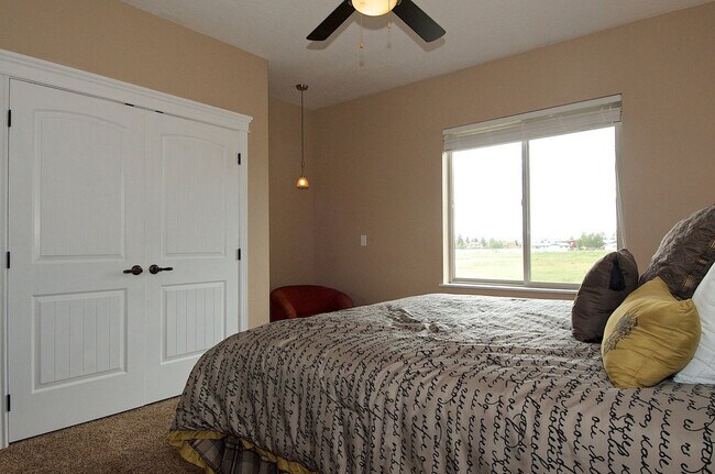 Building Photo - 125 Sagewood Dr
