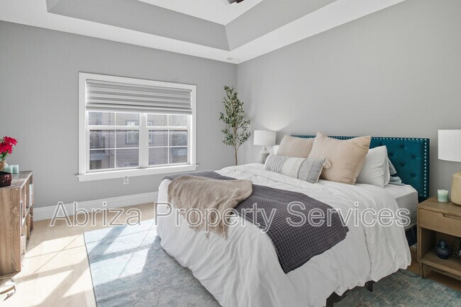 Building Photo - 3612 Flad Ave