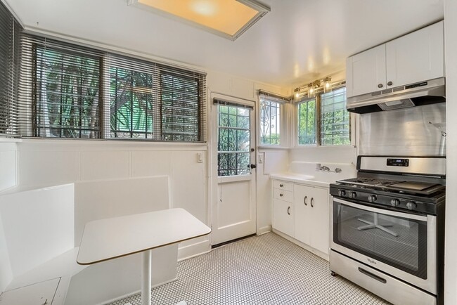 Building Photo - 5924 Graciosa Dr