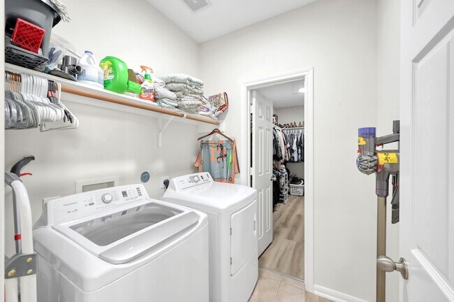 Building Photo - 29705 Meridian Hill Dr