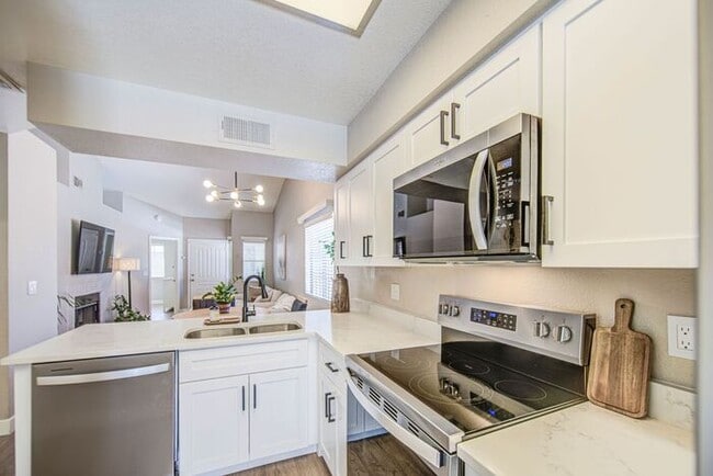 Building Photo - Beautiful 2 Bedroom Condo in Gilbert