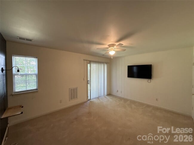 Building Photo - 639 Mountainwater Dr