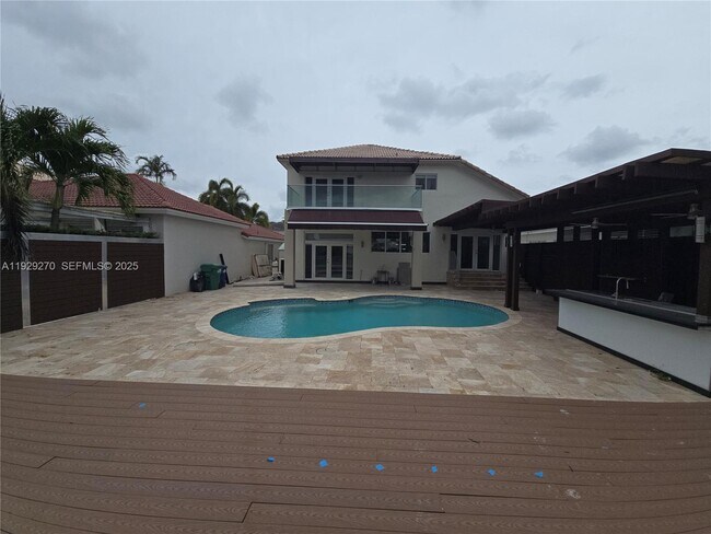 Building Photo - 10968 NW 73rd St