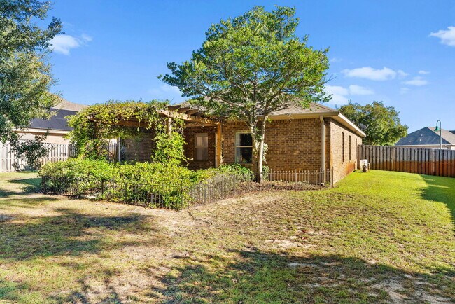 Building Photo - 554 Camellia Ct