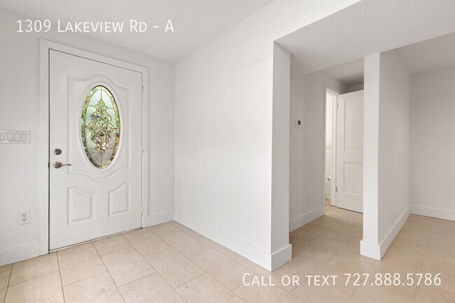 Building Photo - 1309 Lakeview Rd
