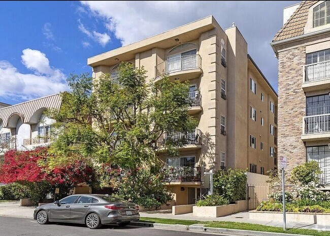 Building Photo - 1932 Pelham Ave
