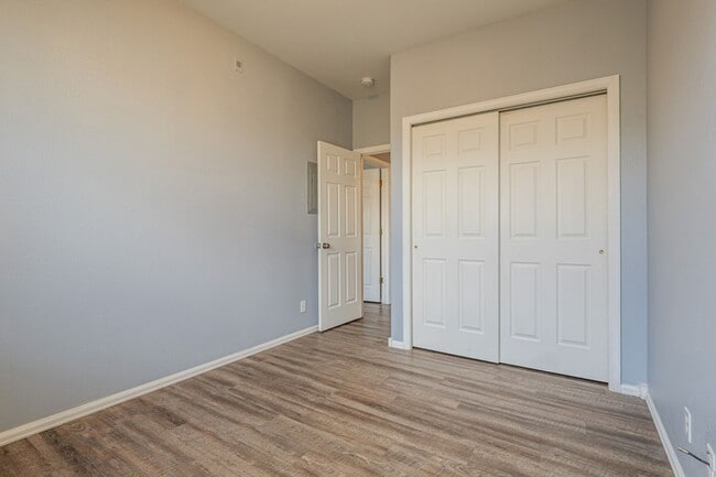 Building Photo - 2485 Fountainhead Blvd