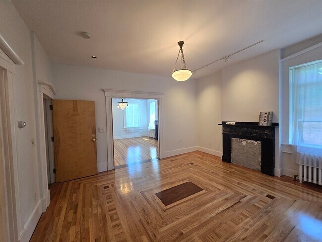 Building Photo - 116 Winnisimmet St