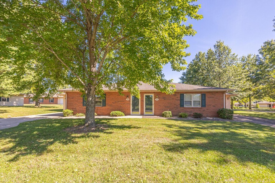 Building Photo - 10854 Country Club Rd