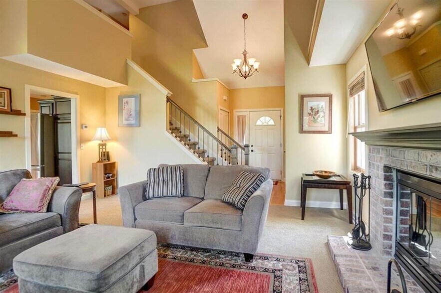 Building Photo - 6214 Camino Way