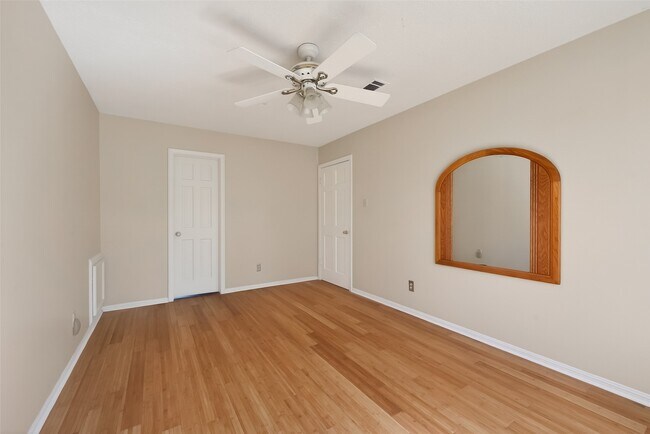 Building Photo - 11302 Hylander Dr