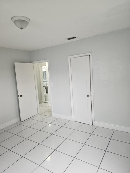 Building Photo - 1240 Rutland St