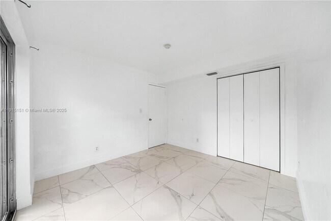 Building Photo - 2301 NE 170th St