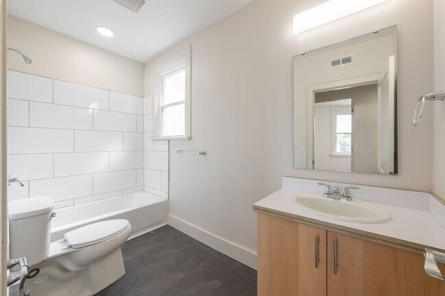 Building Photo - Coming Soon: 2BR Apartment – ETA 10/1/25